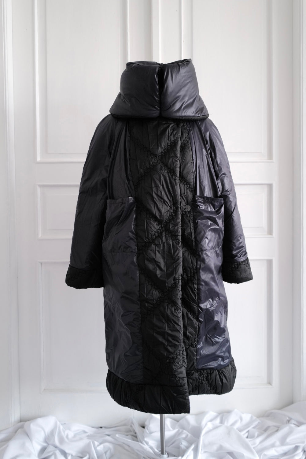 Reversible Long Padded Coat YUKI With Hooded Collar Pre-Fall 26