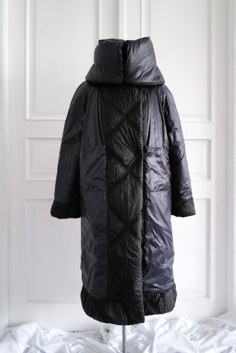 Reversible Long Padded Coat YUKI With Hooded Collar Pre-Fall 26