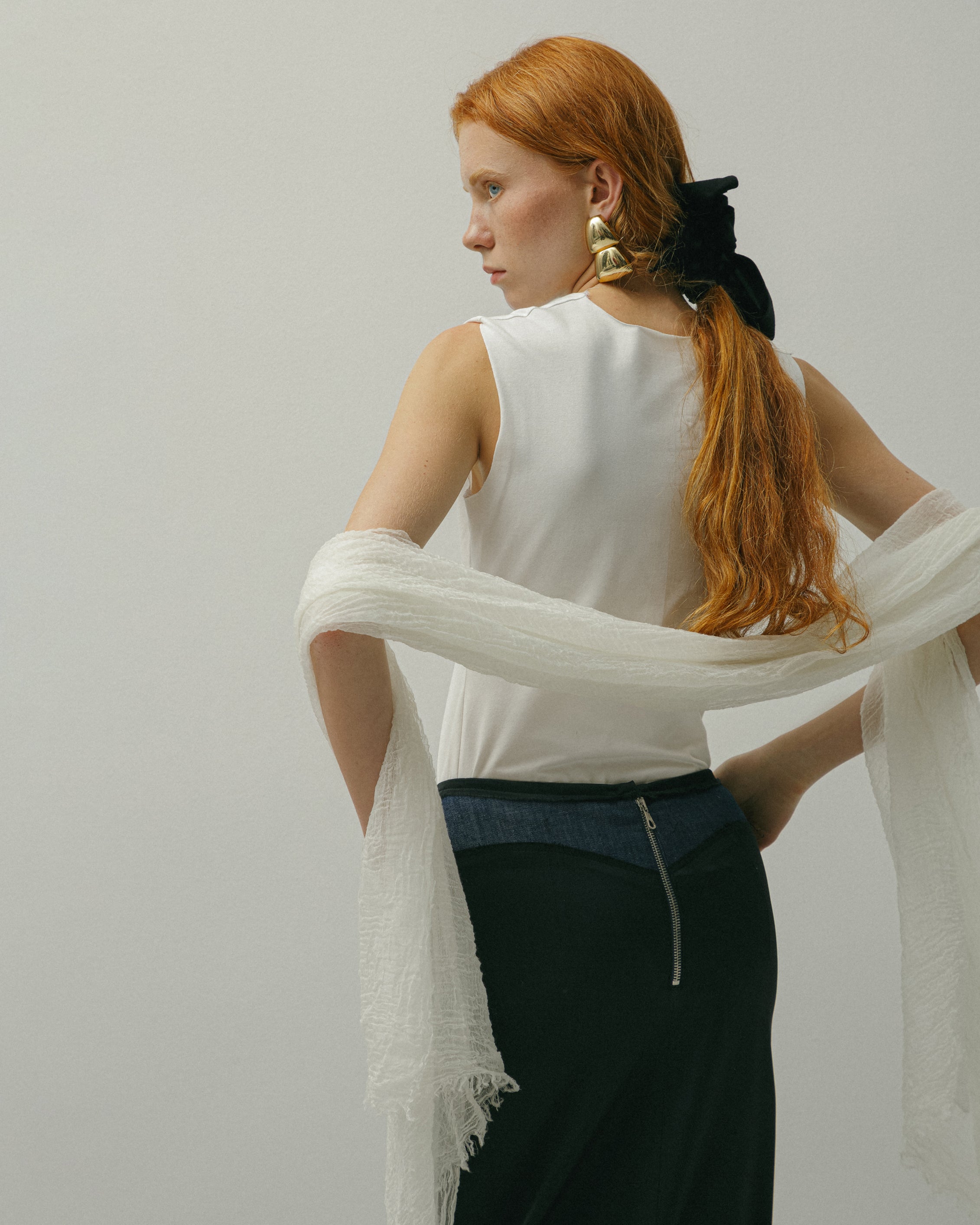 ORGANIC COTTON SLEEVELESS TOP WITH EMBROIDERY AW23/24