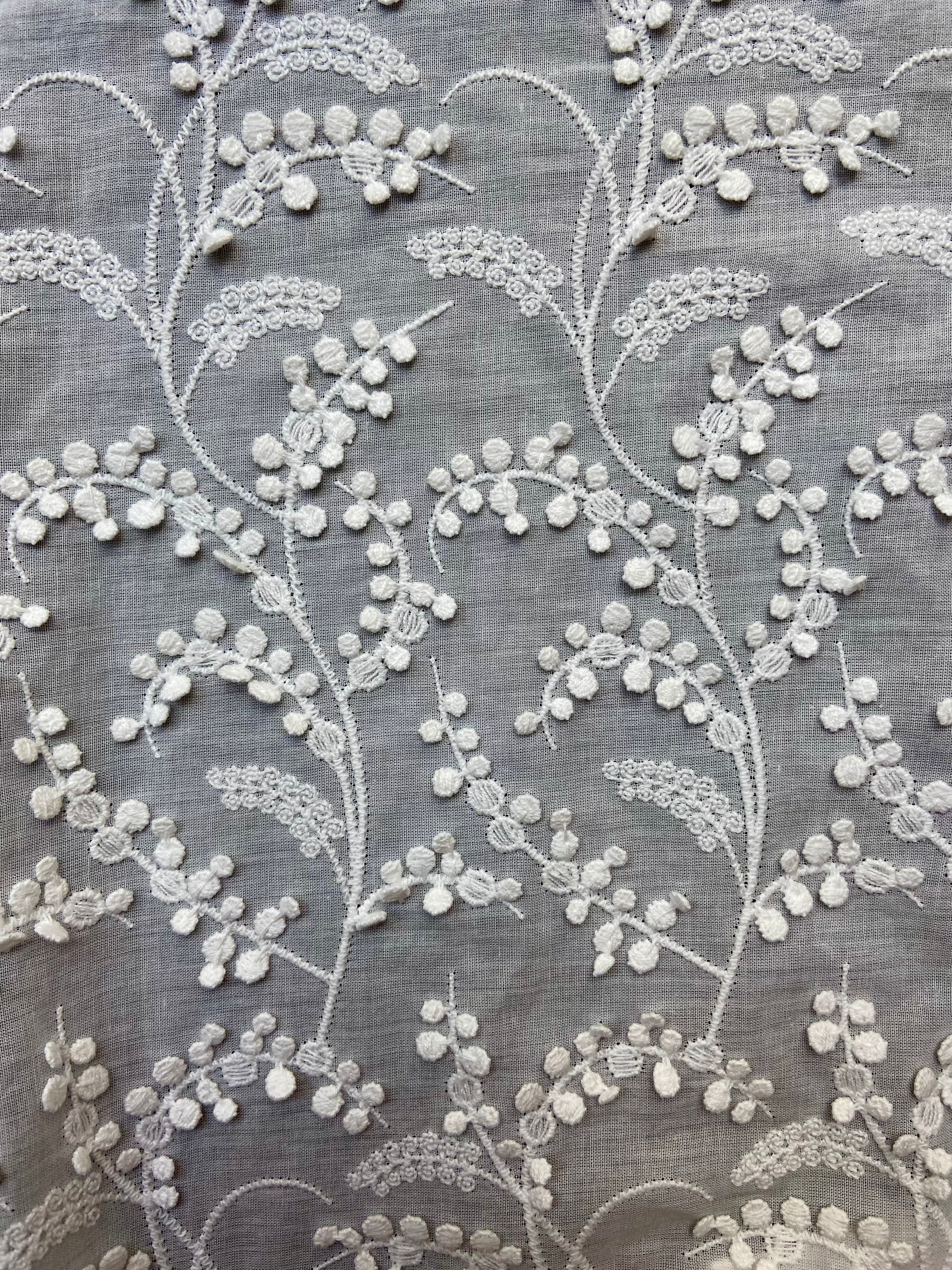 WHITE EMBROIDERED TOP RESORT