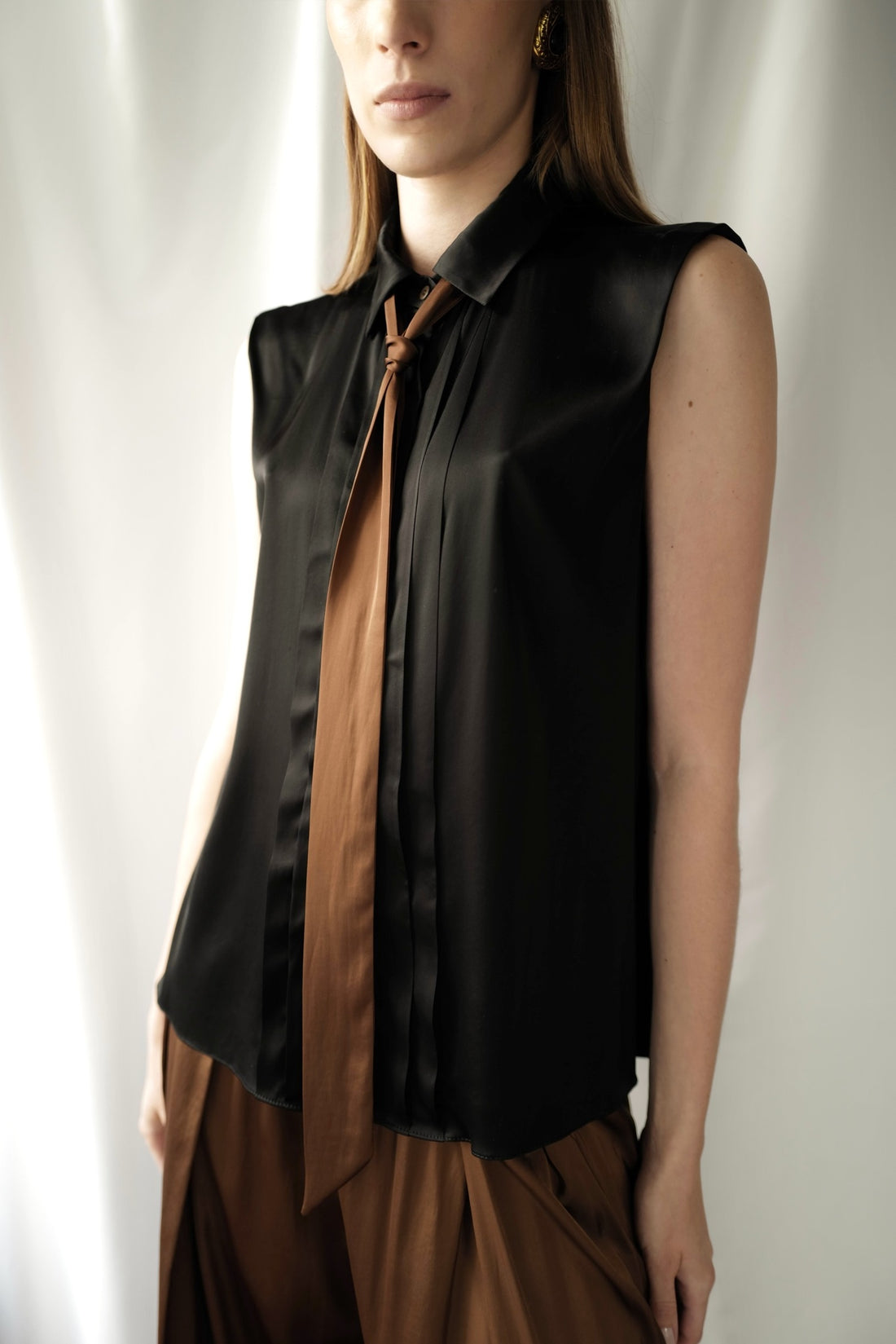 Atlas Cupra Blouse with a self-tie belt Black AW25