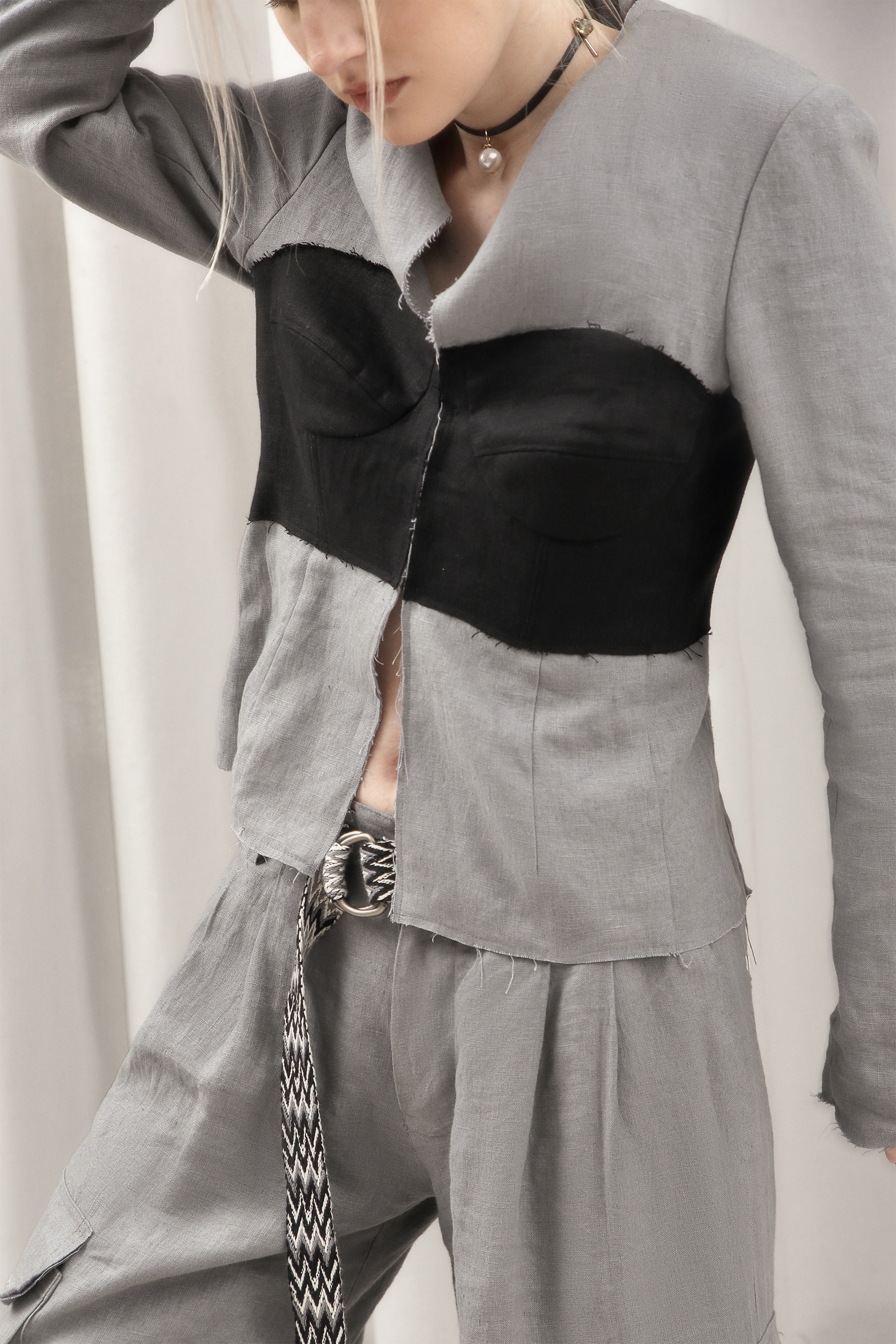 THIN ECO LEATHER CHOKER WITH CRYSTAL STONE AND PEARLS DETAIL - SOLD OUT