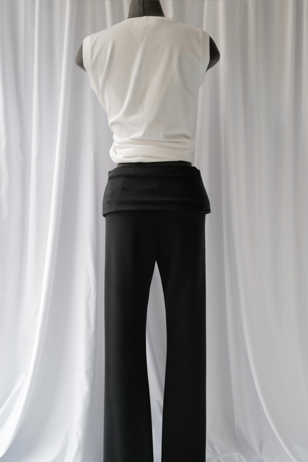 Knit trousers with legging fit AW25