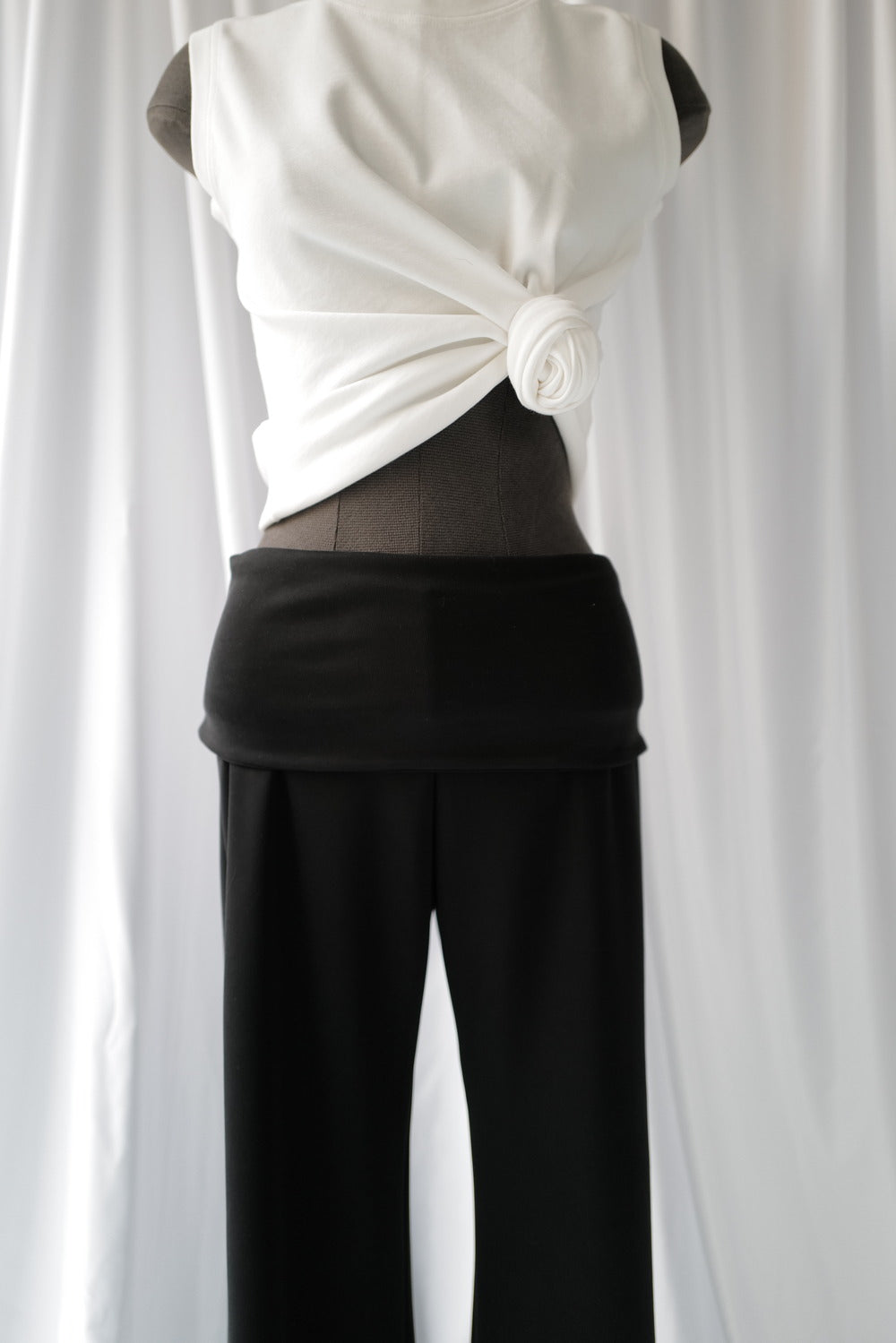 Knit trousers with legging fit AW25