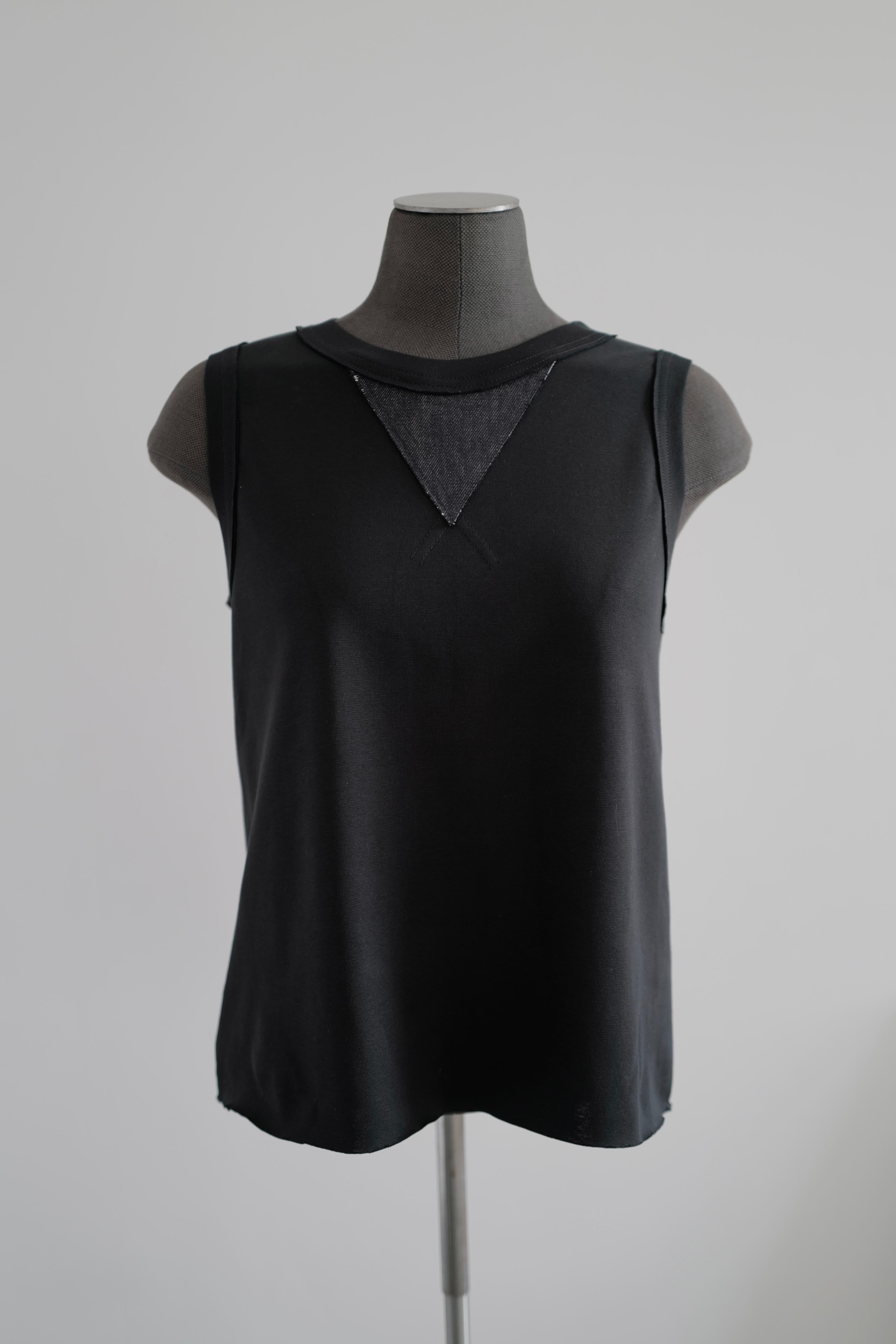 Organic Cotton Tank top SS26 TRIANGLE Relaxed silhouette
