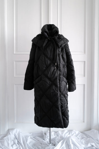 Reversible Long Padded Coat YUKI  With Hooded Collar  Pre-Fall  26
