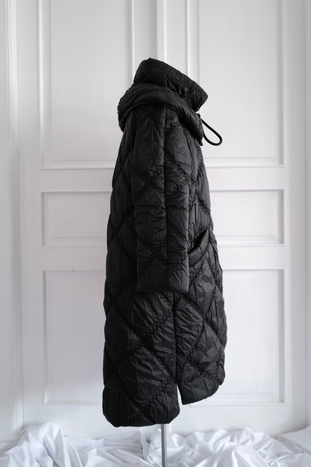 Reversible Long Padded Coat YUKI  With Hooded Collar  Pre-Fall  26