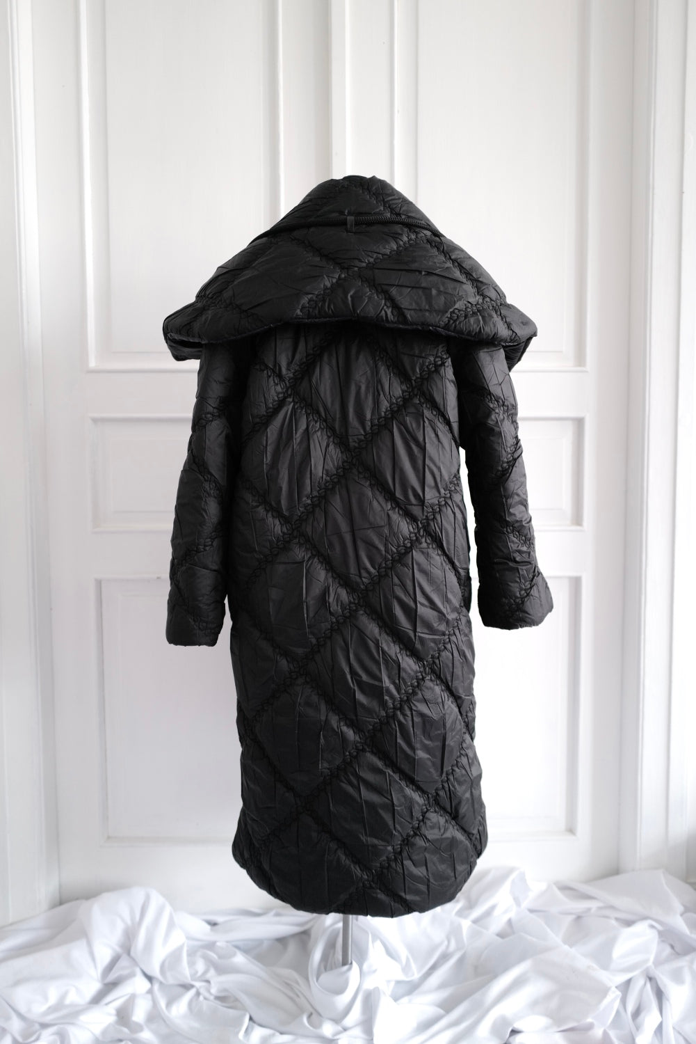 Reversible Long Padded Coat YUKI  With Hooded Collar  Pre-Fall  26