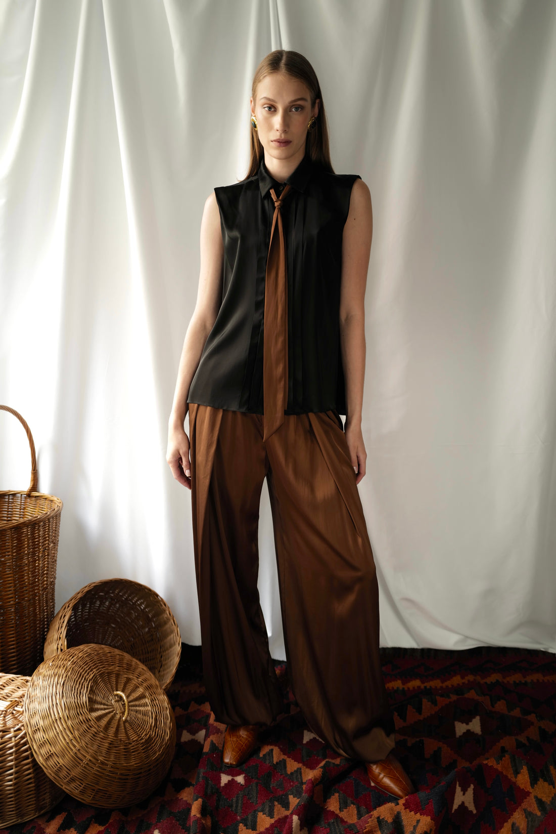 Atlas Cupra Blouse with a self-tie belt Black AW25